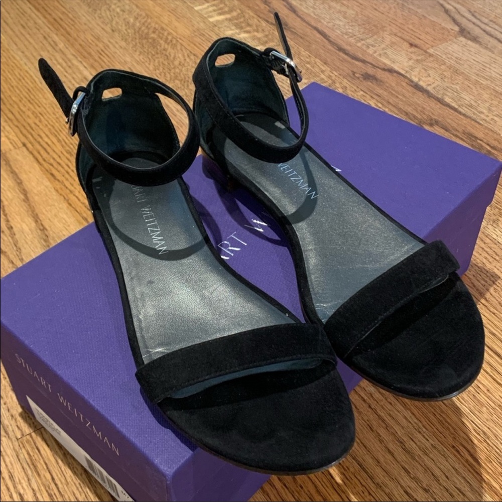 STUART WEITZMAN Nudist flat.